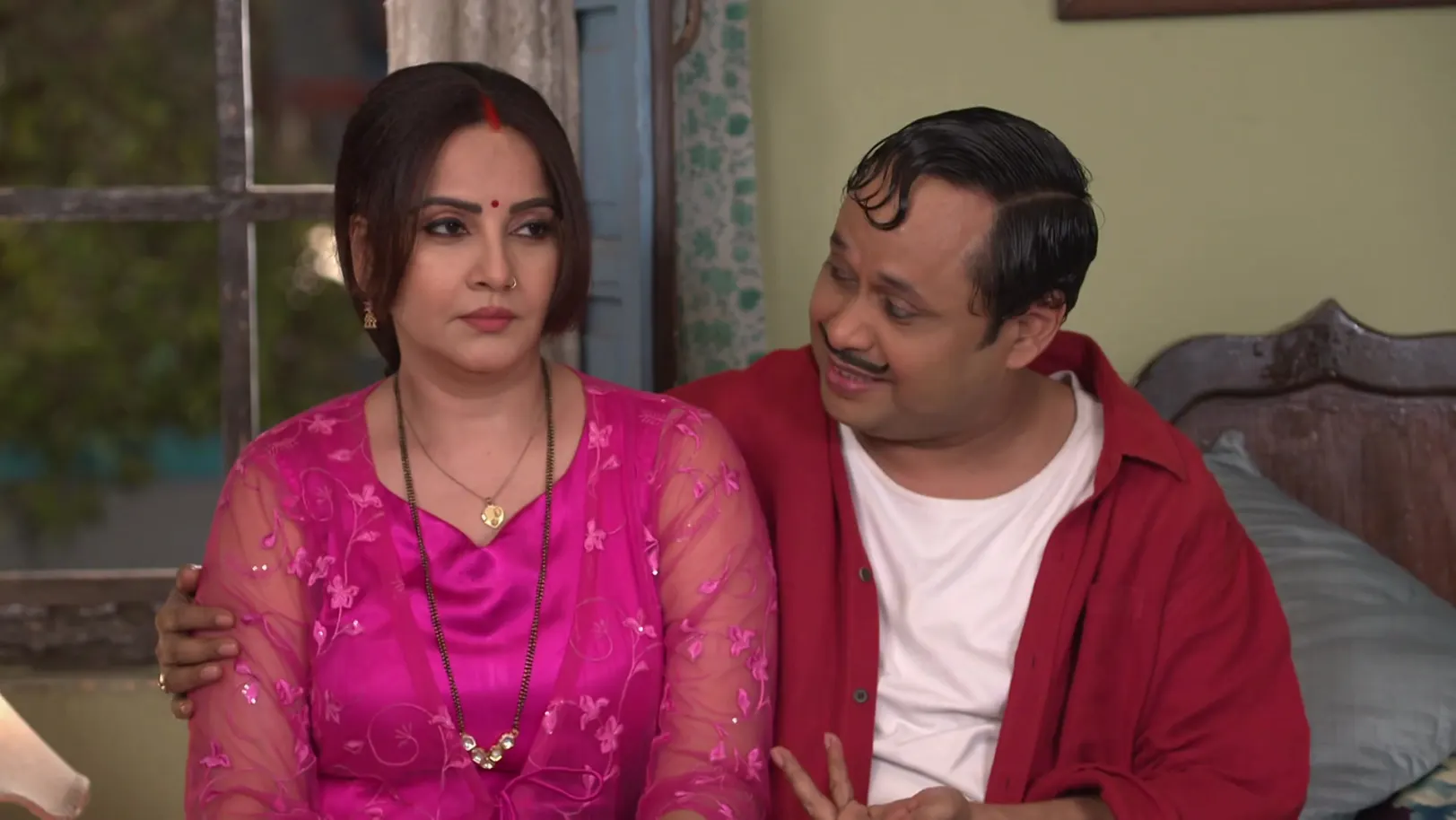 Happu Stops Rajesh from Going to Gabbar - Happu Ki Ultan Paltan 