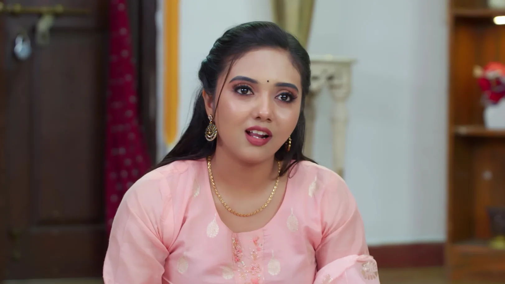 Karthigai Deepam - November 12, 2025 - Episode Spoiler