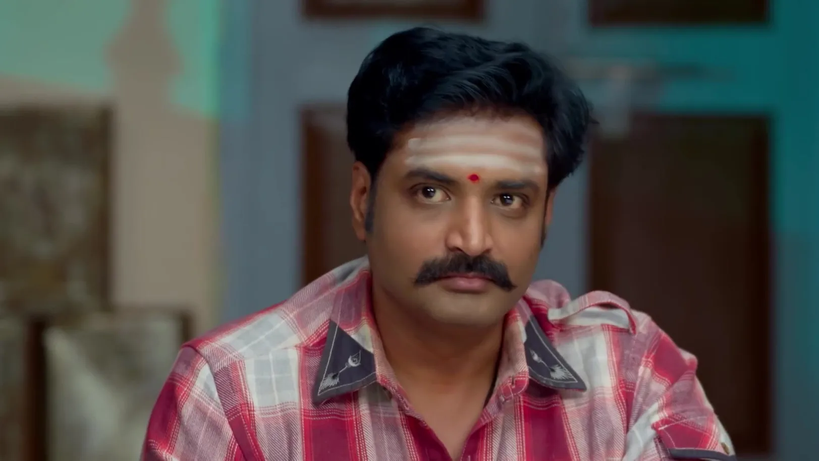 Shanmugham Feeds Bharani - Anna 