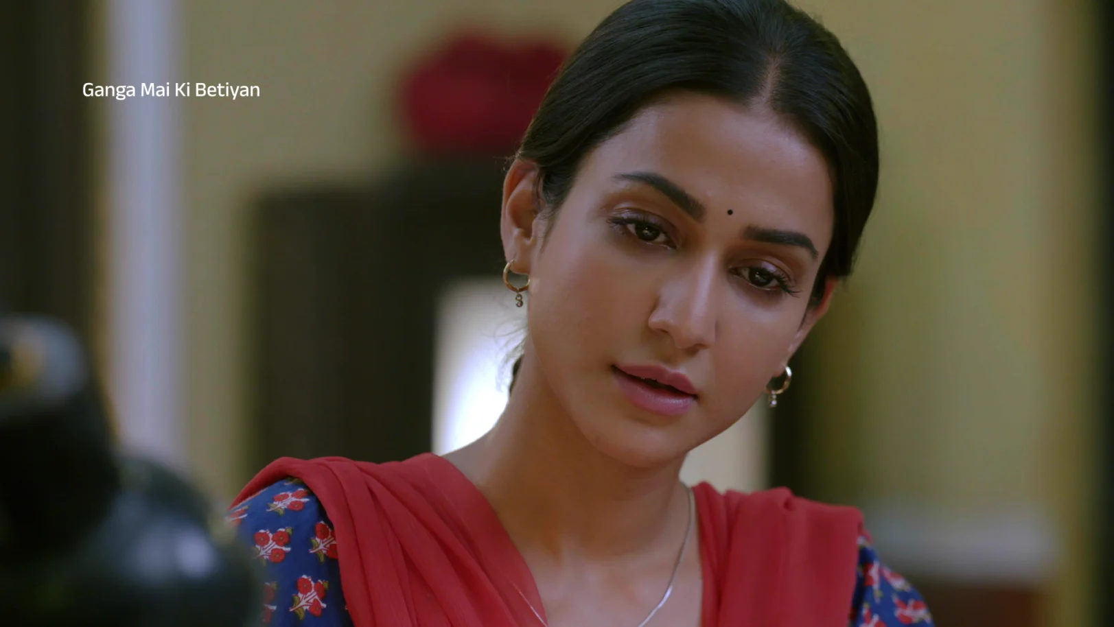 Sneha Files a Complaint against Siddhu - Ganga Mai Ki Betiyan - Promo Sneha Files a Complaint against Siddhu - Ganga Mai Ki Betiyan - Promo