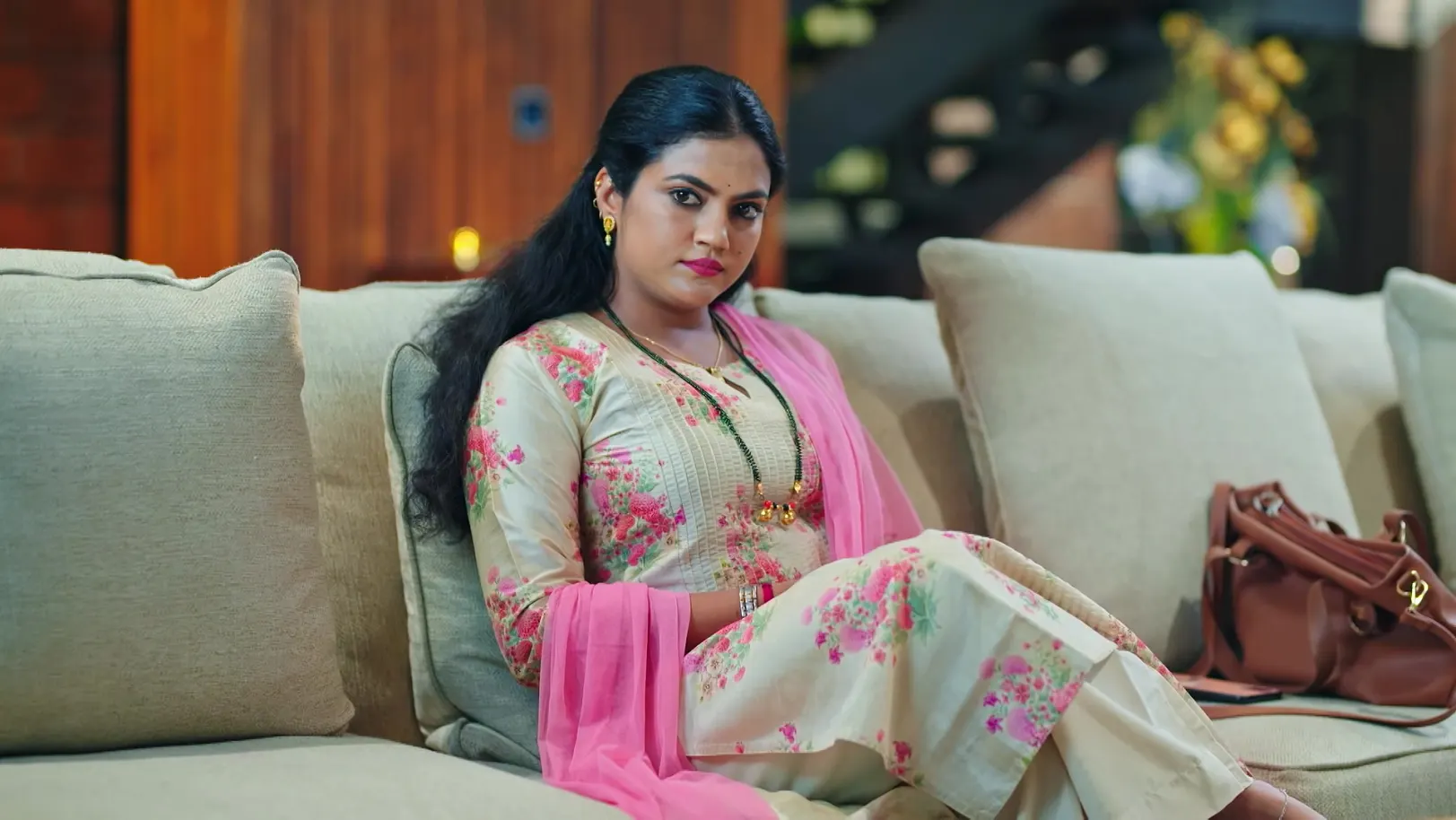 Malli Asks Jaydev to Sign the Divorce Papers - Amruthadhaare - Promo