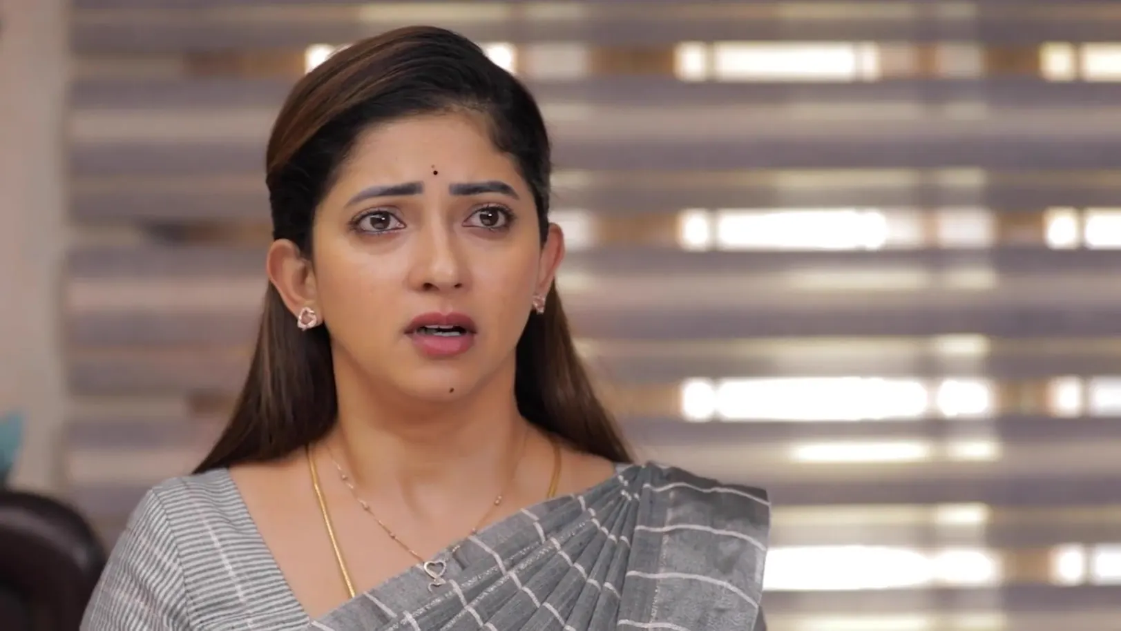 Mithra Eavesdrops on Bharathi 18th November 2025 Webisode Mithra Eavesdrops on Bharathi 18th November 2025 Webisode