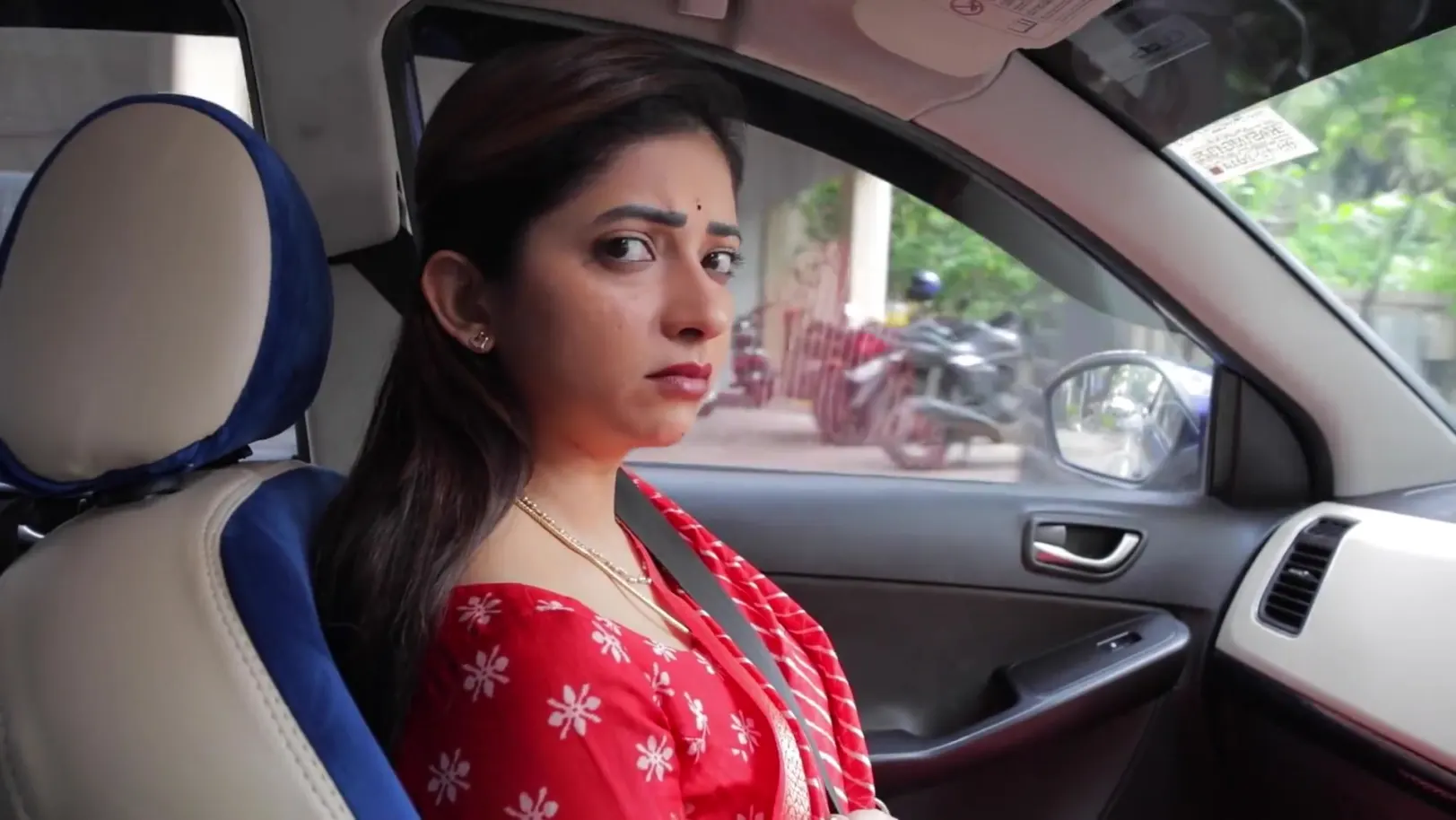 Vasu's Spirit Rebukes Bharathi - Idhayam 21st November 2025 Webisode Vasu's Spirit Rebukes Bharathi - Idhayam 21st November 2025 Webisode