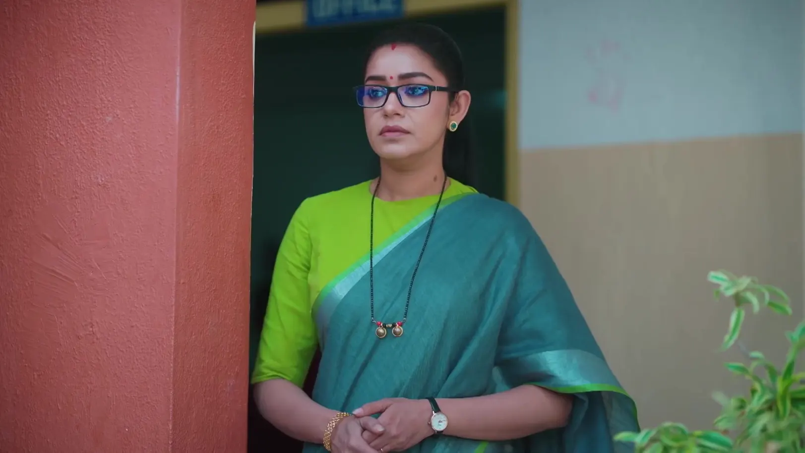 Akash Makes Gautham Feed Him - Amruthadhaare 