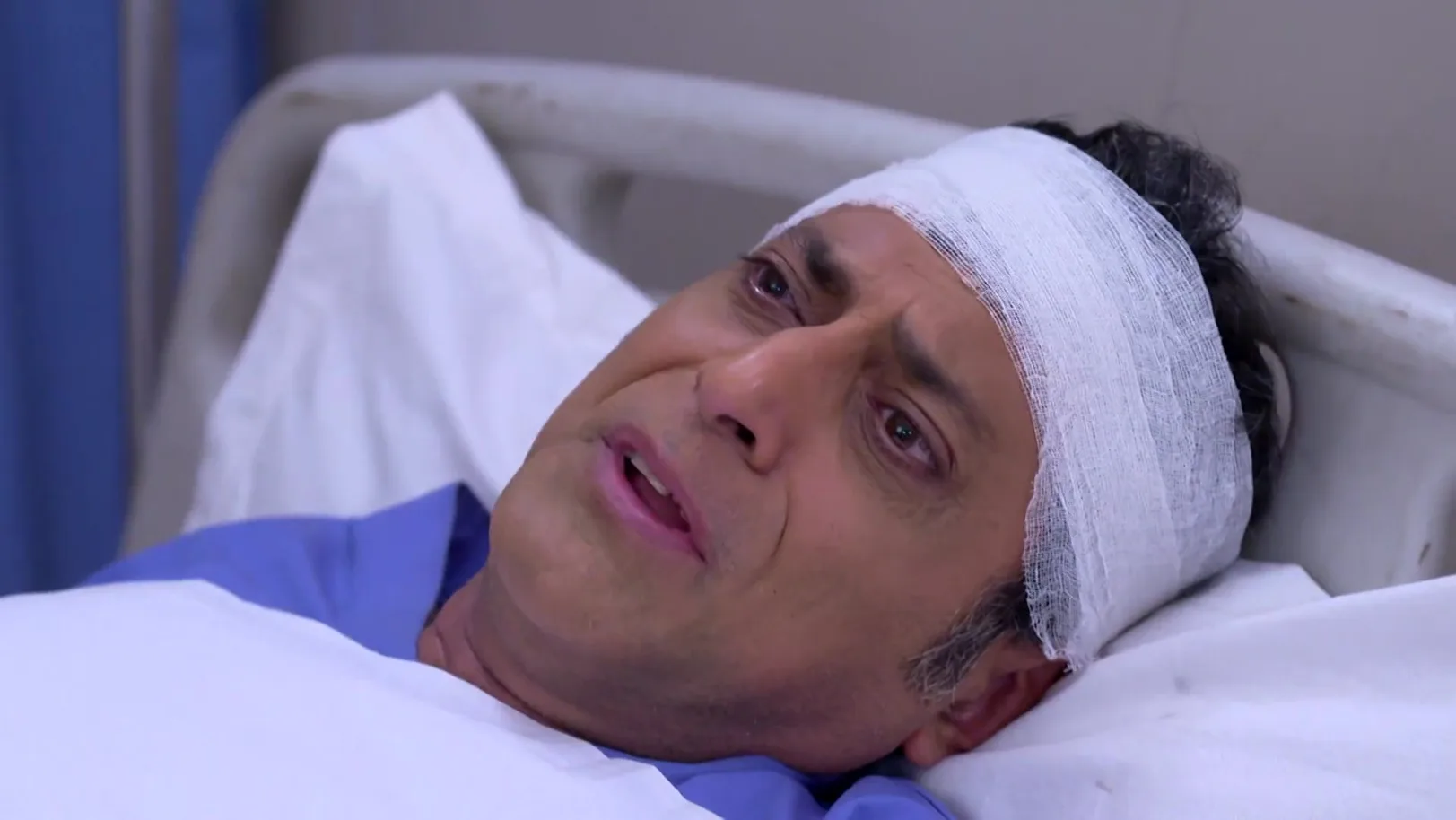 Utsav Panics Hearing Sulagna's Name - Jagadhatri Utsav Panics Hearing Sulagna's Name - Jagadhatri