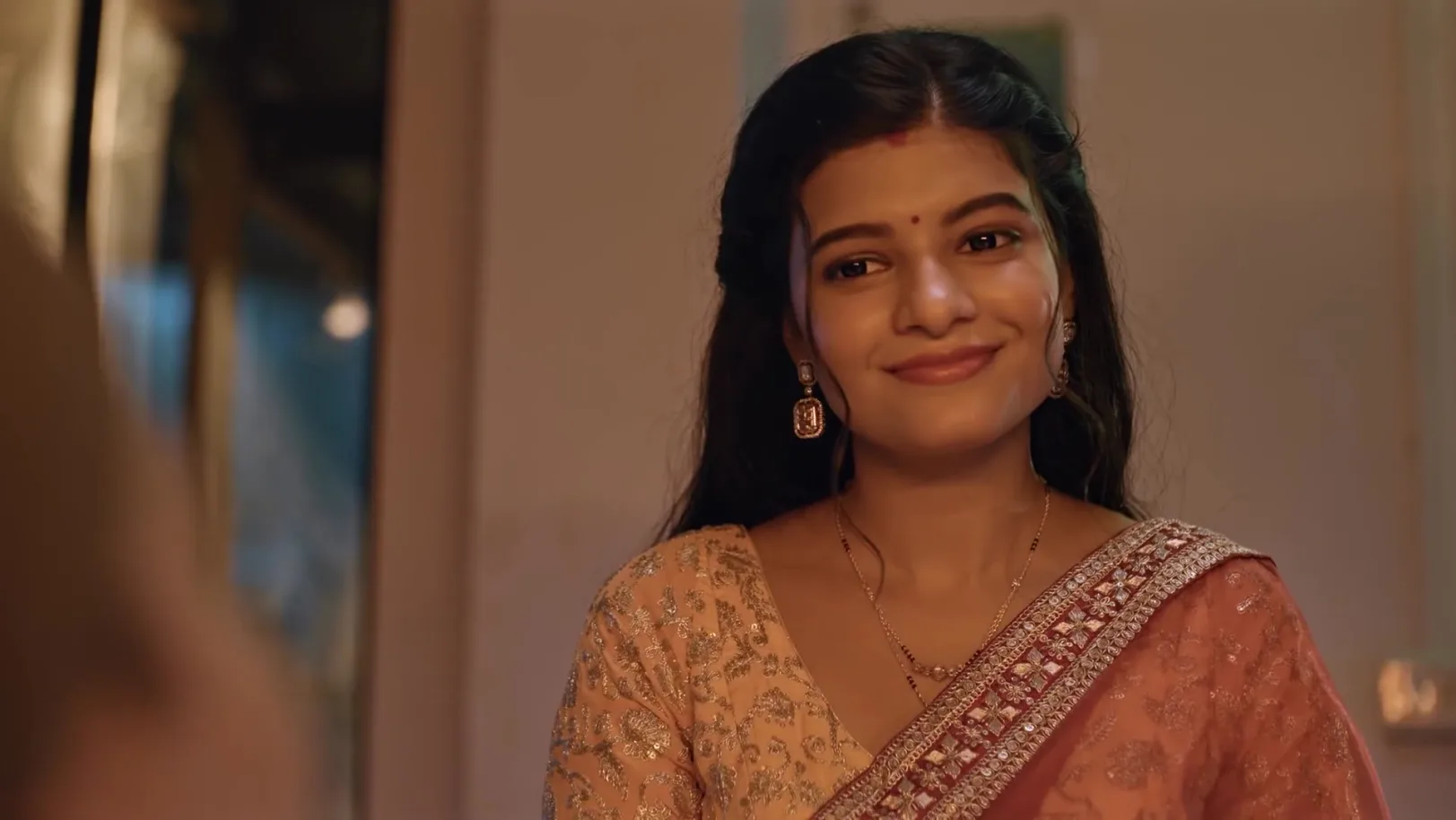 Saru and Ved Stay Overnight at a Hotel - Saru Saru and Ved Stay Overnight at a Hotel - Saru