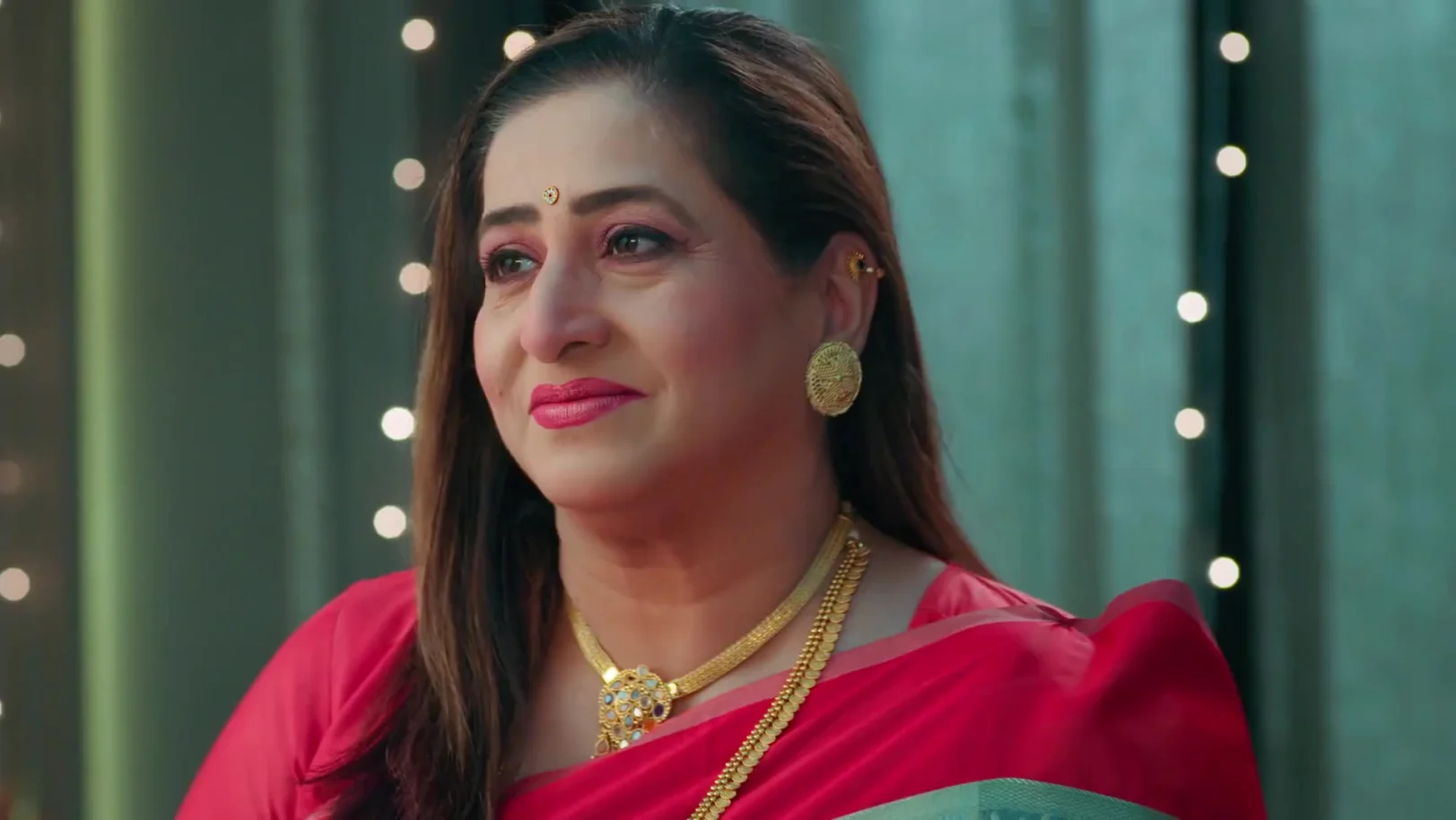 Adhira Is Happy To Meet Samar - Veen Doghatli Hi Tutena 