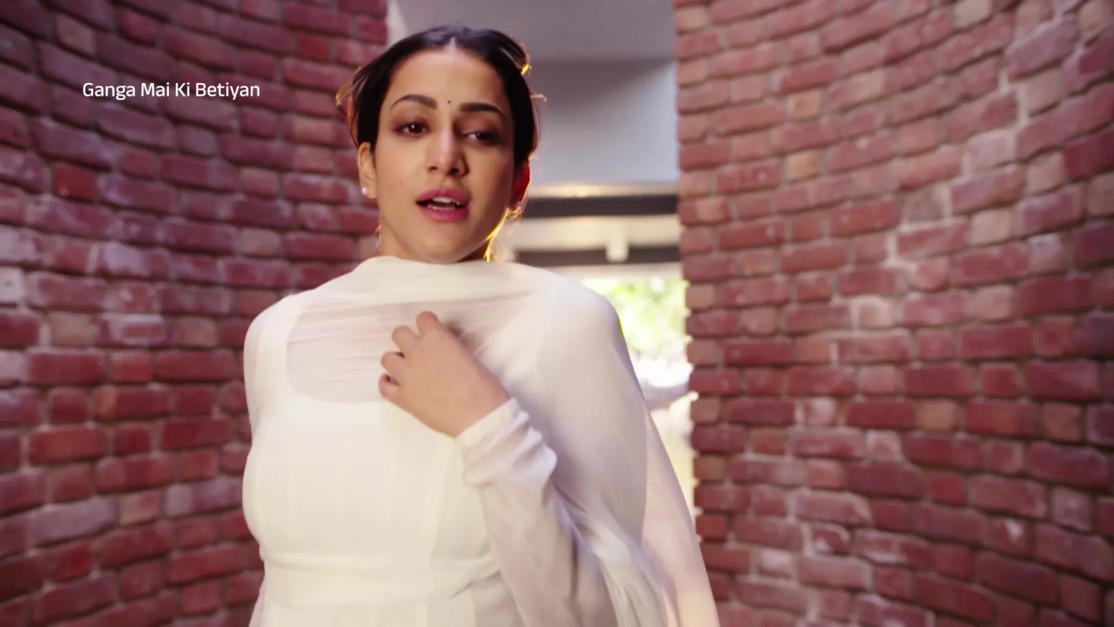 Sneha’s Presence Makes Siddhu Restless - Ganga Mai Ki Betiyan - Promo Sneha’s Presence Makes Siddhu Restless - Ganga Mai Ki Betiyan - Promo