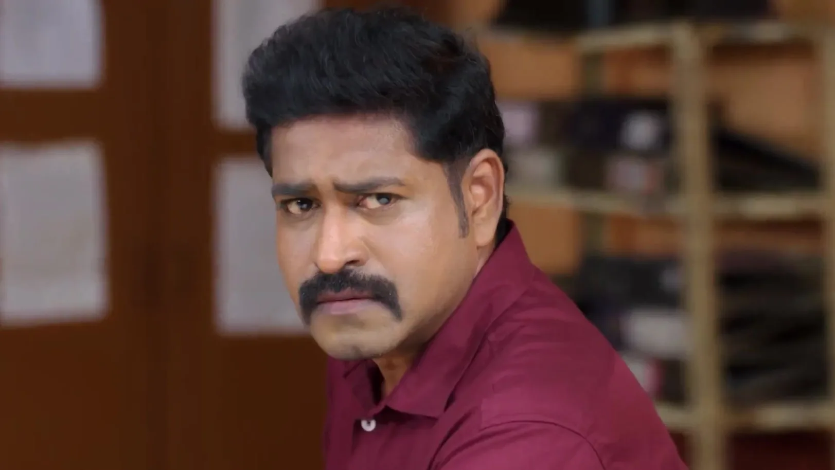 The Goon Blackmails Sethupathi - Anna 