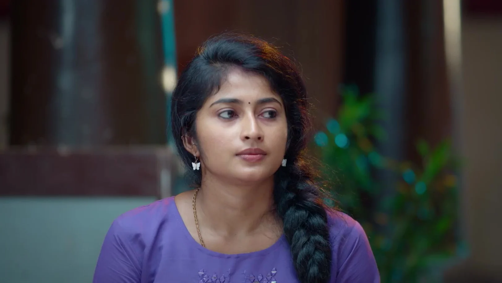 Madhu Gets Emotional - Veera 