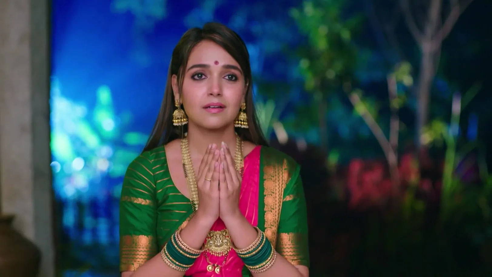 The Goddess Leads Parvathi to Madappa's House - Annayya 