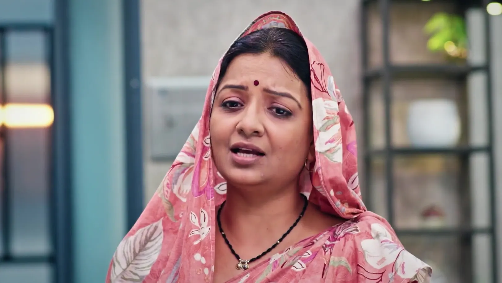 Kamini Blackmails Nayantara 1st December 2025 Webisode Kamini Blackmails Nayantara 1st December 2025 Webisode