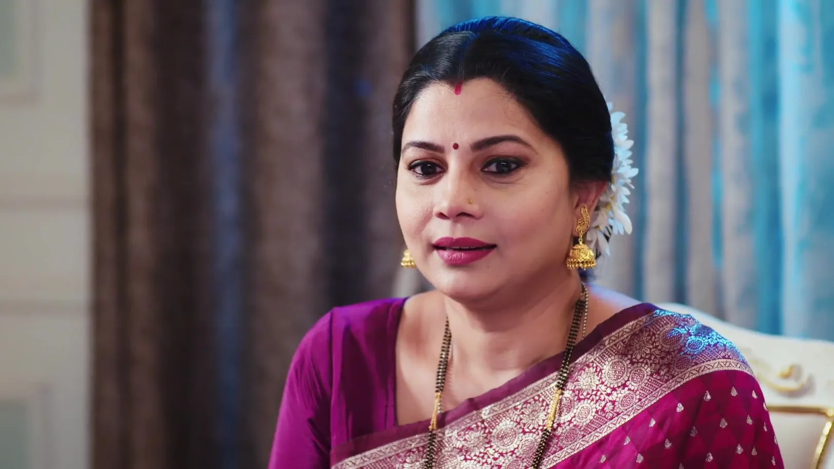 Tilottama Expressess Her Joy to Chandrakant - Savalyachi Janu Savali 