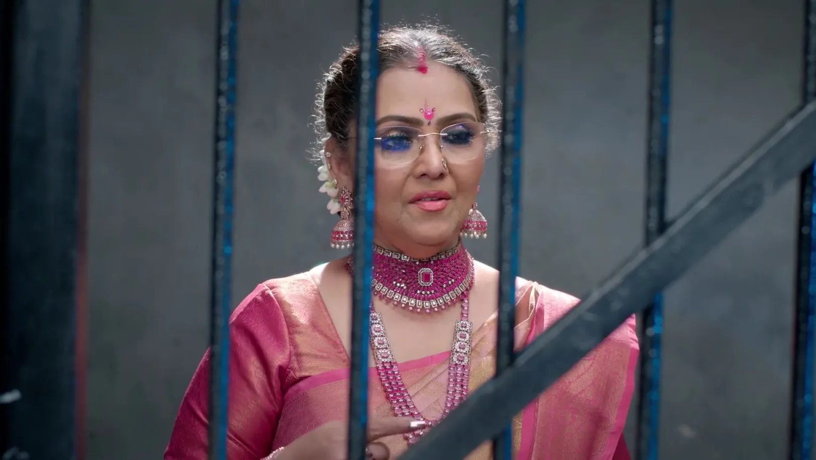 Karthigai Deepam - December 06, 2025 - Webisode 6th December 2025 Webisode