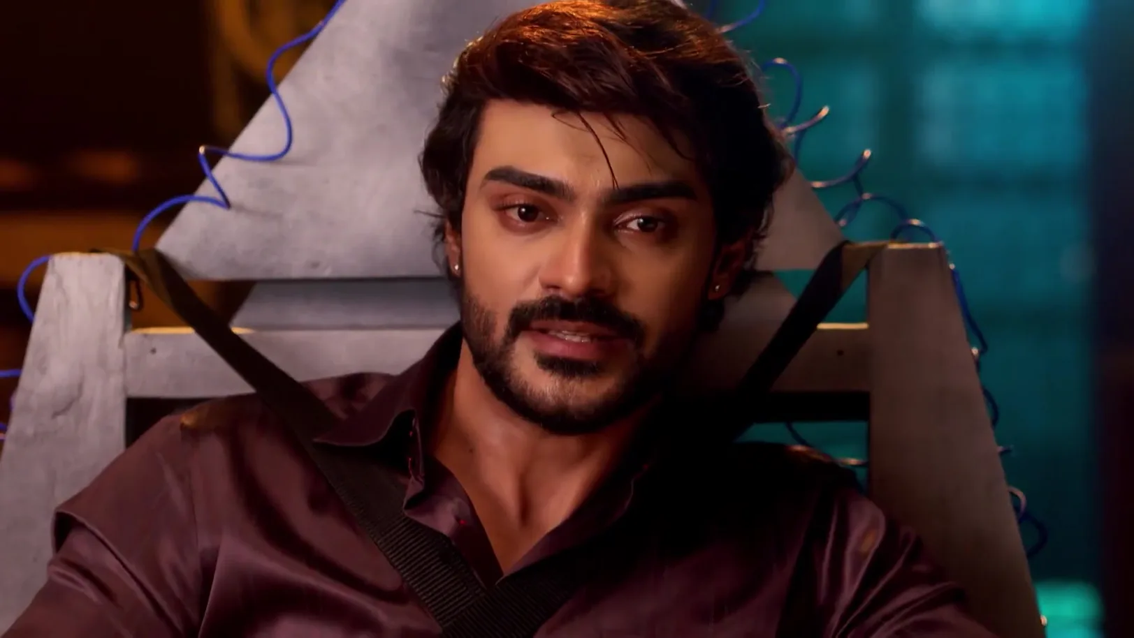 Aarshi and Shakyajit Use Shock Thrapy on Jay Jay - Tui Amar Hero Aarshi and Shakyajit Use Shock Thrapy on Jay Jay - Tui Amar Hero