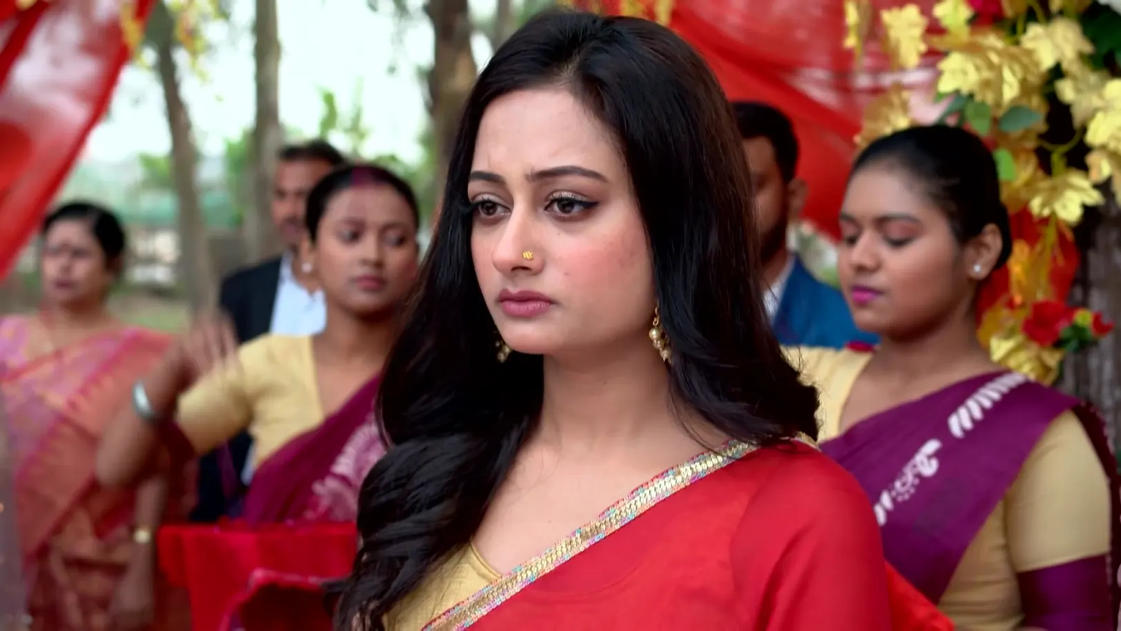 Apu Gives Arko Jitters - Chirodini Tumi Je Amar 