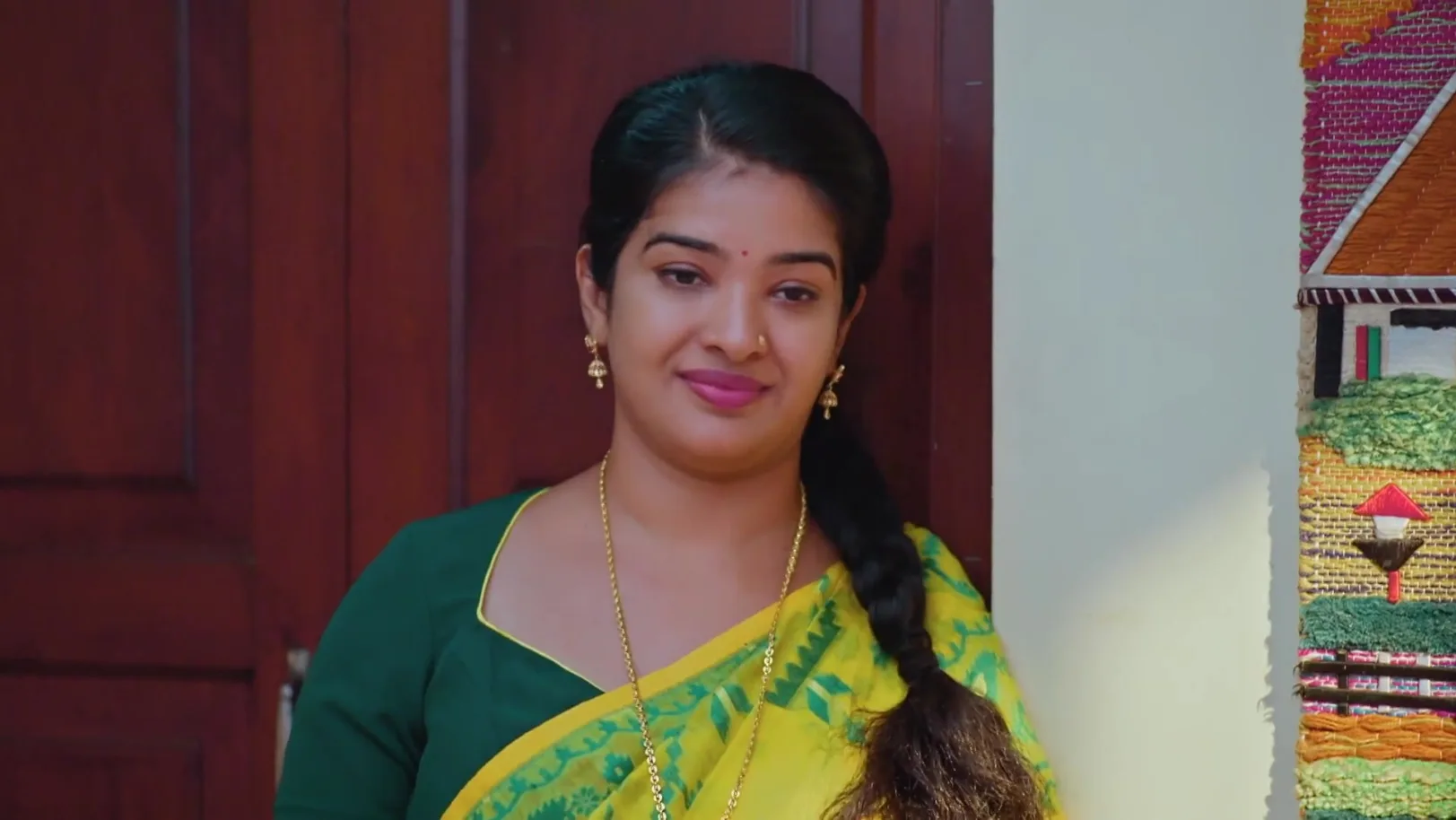 Meenakshi Tends to Achamma - Manathe Kottaram 