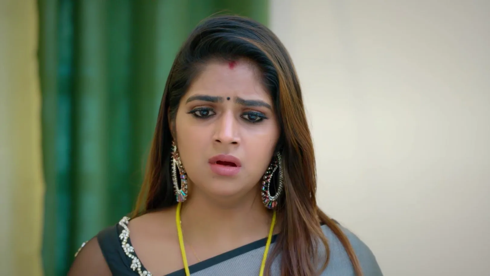 Raghav Slaps Sreeja - Paarijatham Raghav Slaps Sreeja - Paarijatham