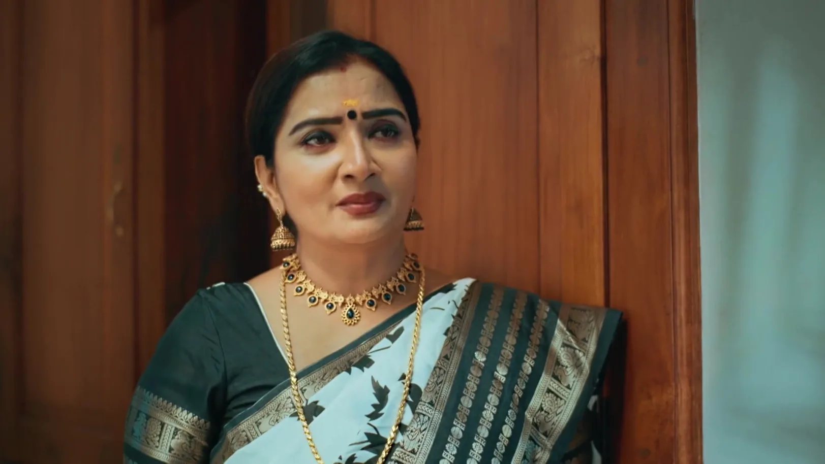 Snehapoorvam Shyama - January 04, 2026 - Webisode 4th January 2026 Webisode