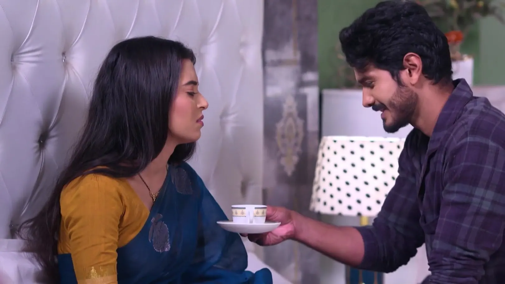 Abhi Helps Mani - Tu Khara Mun Chaai Abhi Helps Mani - Tu Khara Mun Chaai