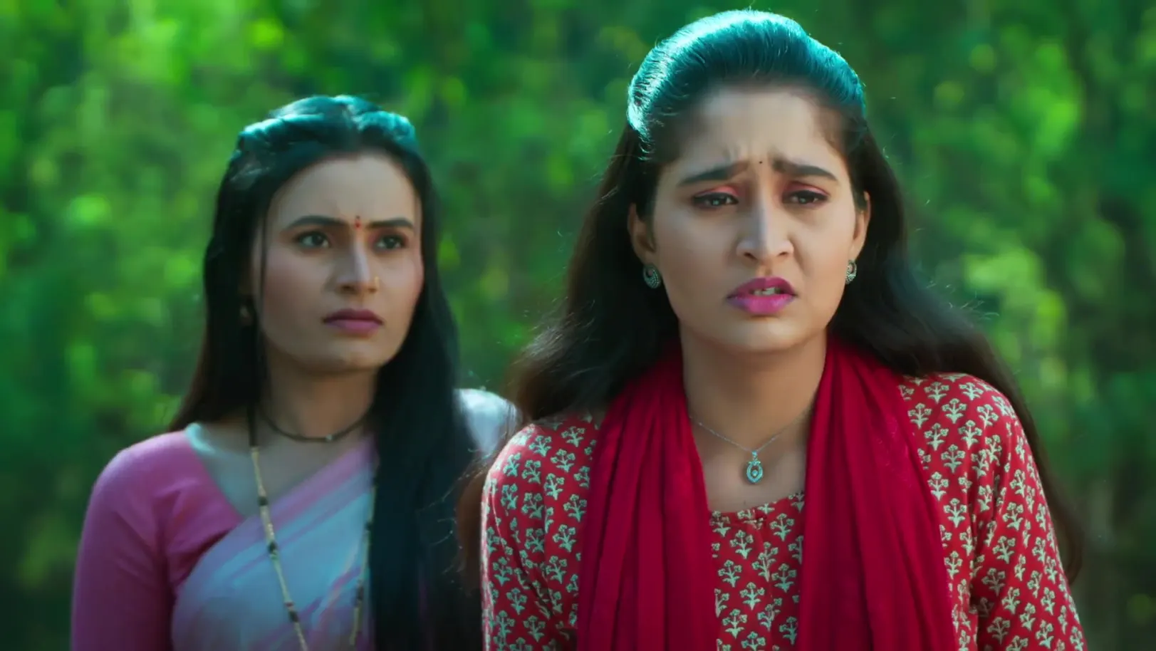 Aarya Accidentally Makes Lali Fall Into the Water - Devmanus Madhla Adhyay 