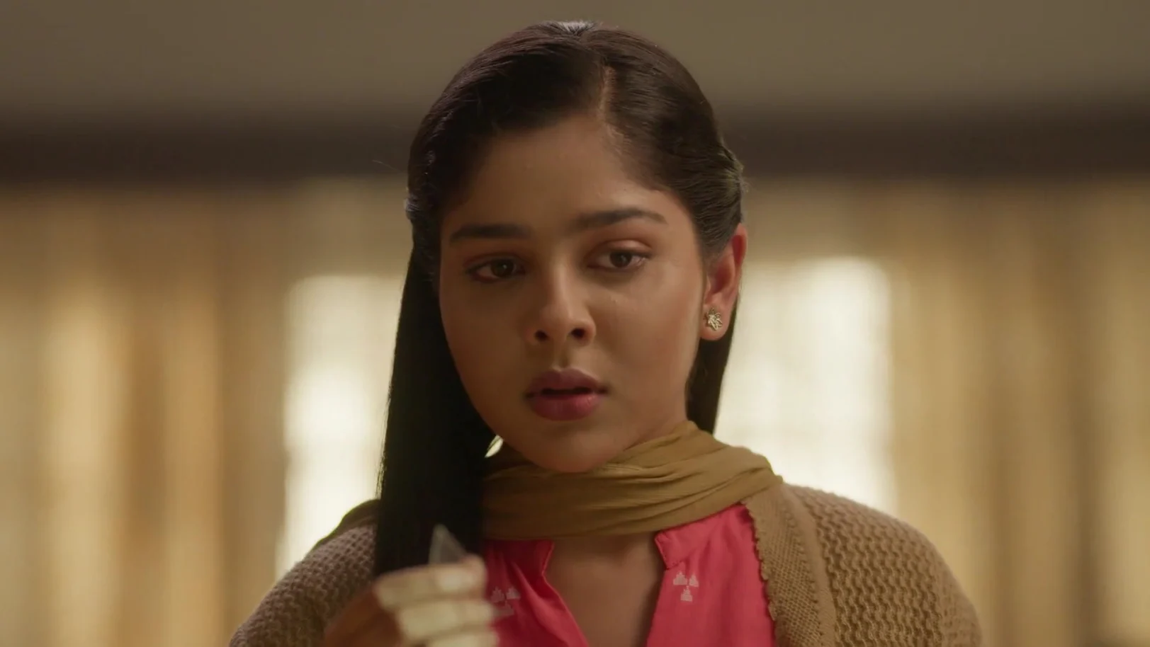 Aryavardhan Warns Meera 1st January 2026 Webisode