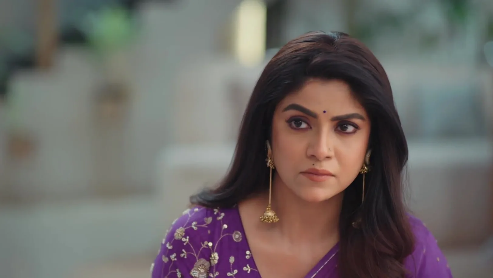 Tapasya Questions Maya's Decision - Jagadhatri 