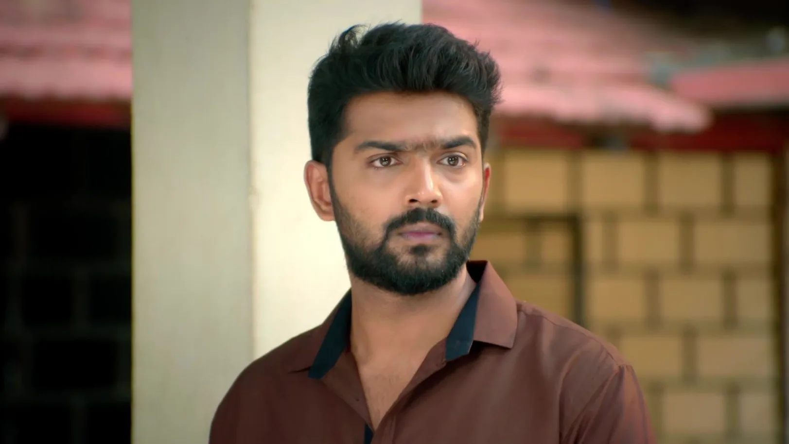 The Inspector Thrashes Udhaya - Ayali 