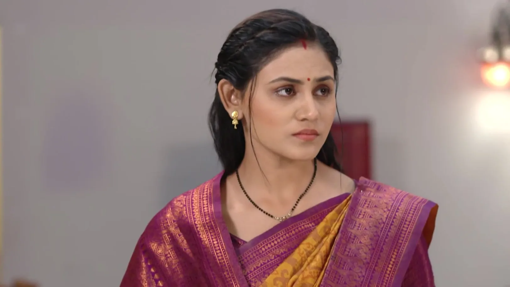 Bishnu's Family Organises a Puja - Suna Jhia 