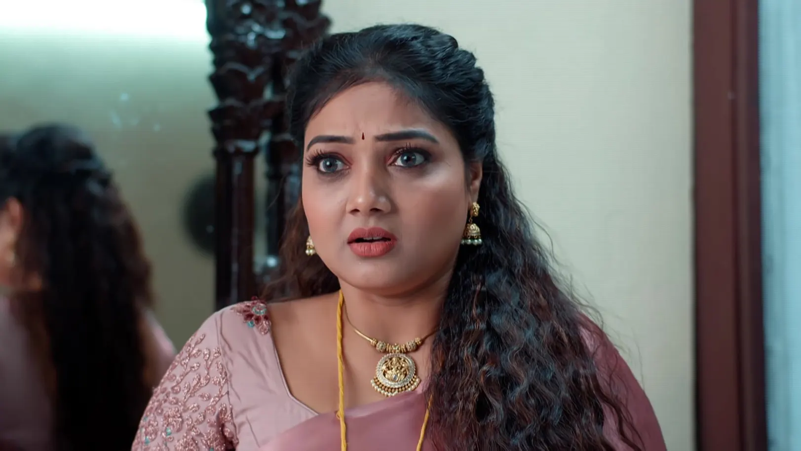 Lakshmi Raave Maa Intiki - January 19, 2026 - Episode Spoiler