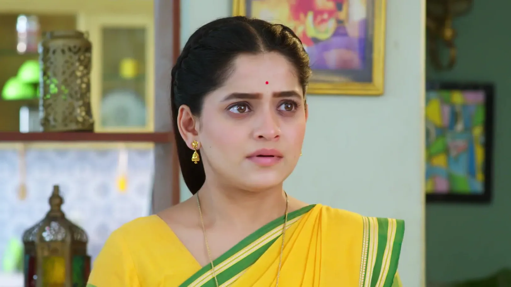 Aditya Gets Worried about His Laptop - Paaru 