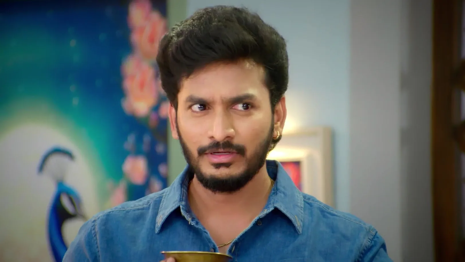 Ravi is in a Fix - Ayali 