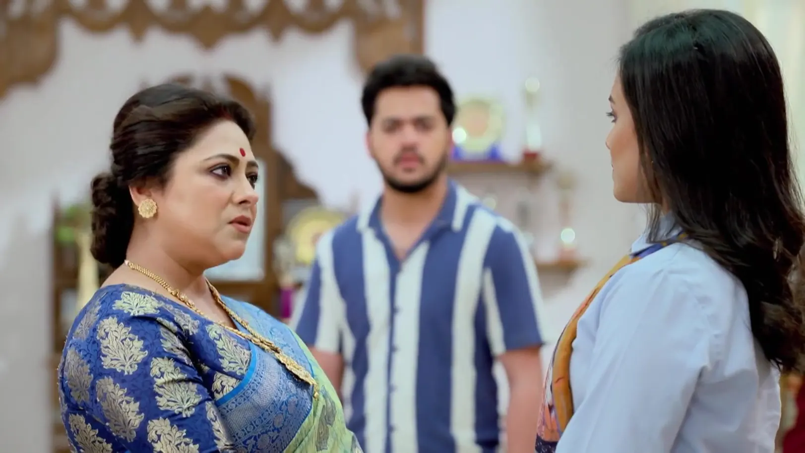 A Face Off between Indrani and Megha - Kusum 