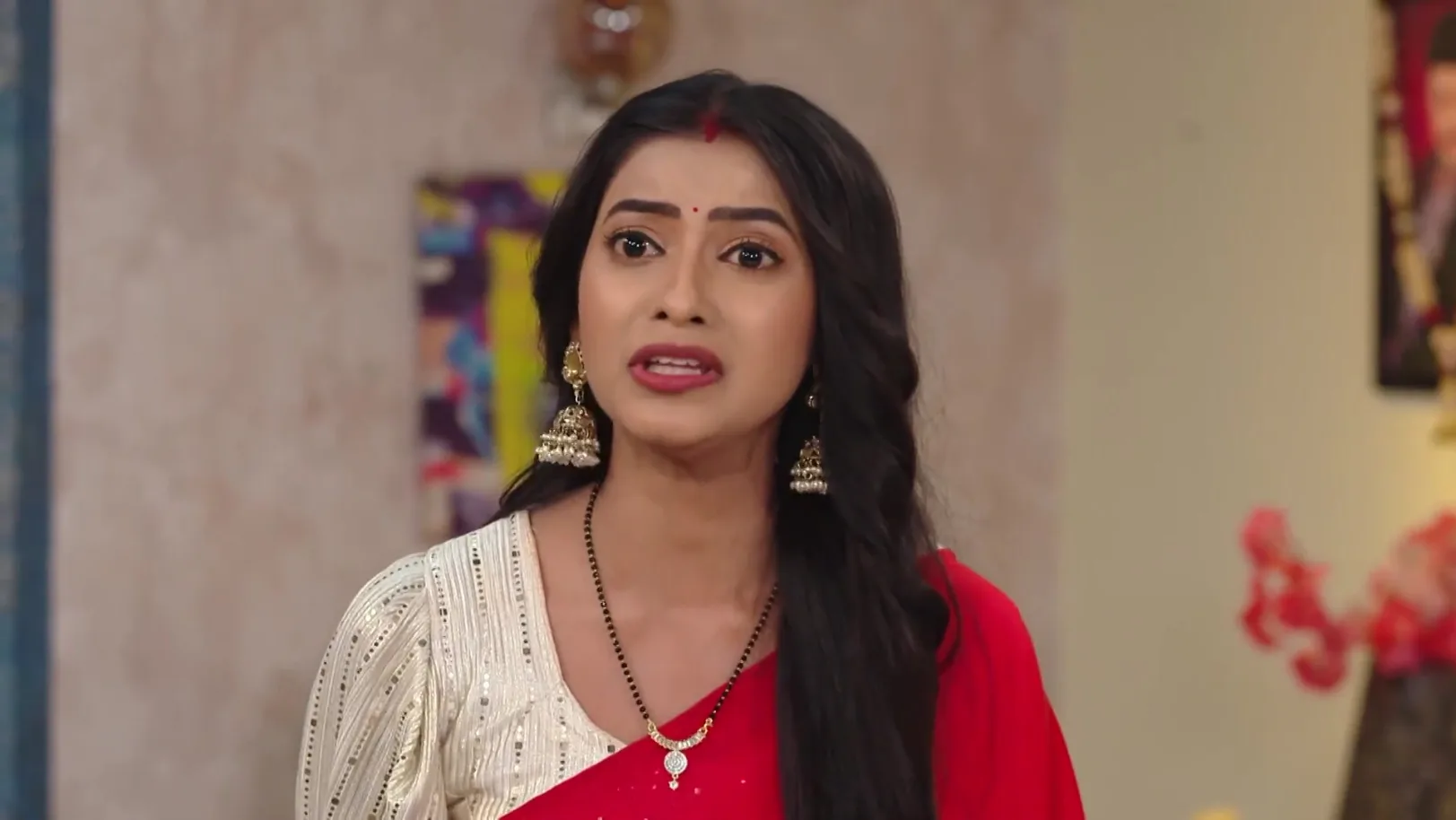 Soubhagya Worries about Being Exposed - Bhagya Rekha 