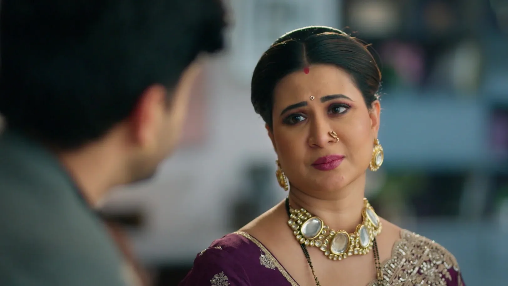 The Family Gets Emotional before Devansh's Departure - Vasudha 