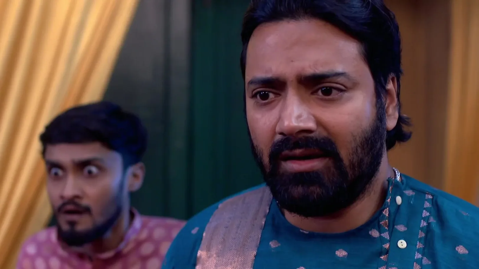 Amlan Is Found Lying in a Bloody State - Amader Dadamoni 