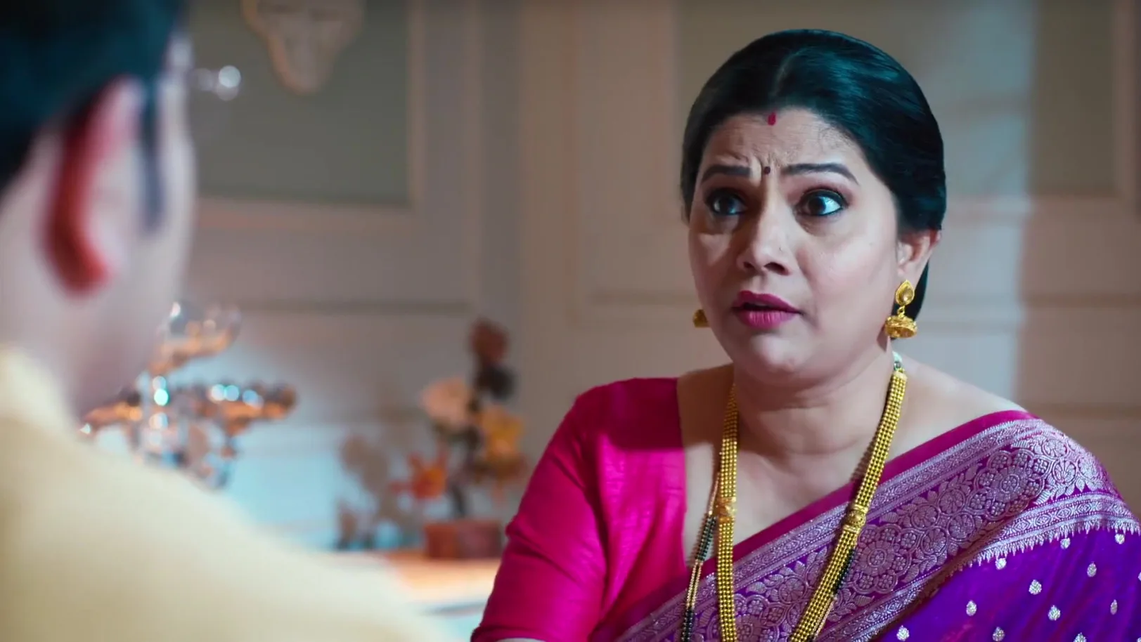 Tilottama Shares Her Fear with Chandrakant - Savalyachi Janu Savali Tilottama Shares Her Fear with Chandrakant - Savalyachi Janu Savali