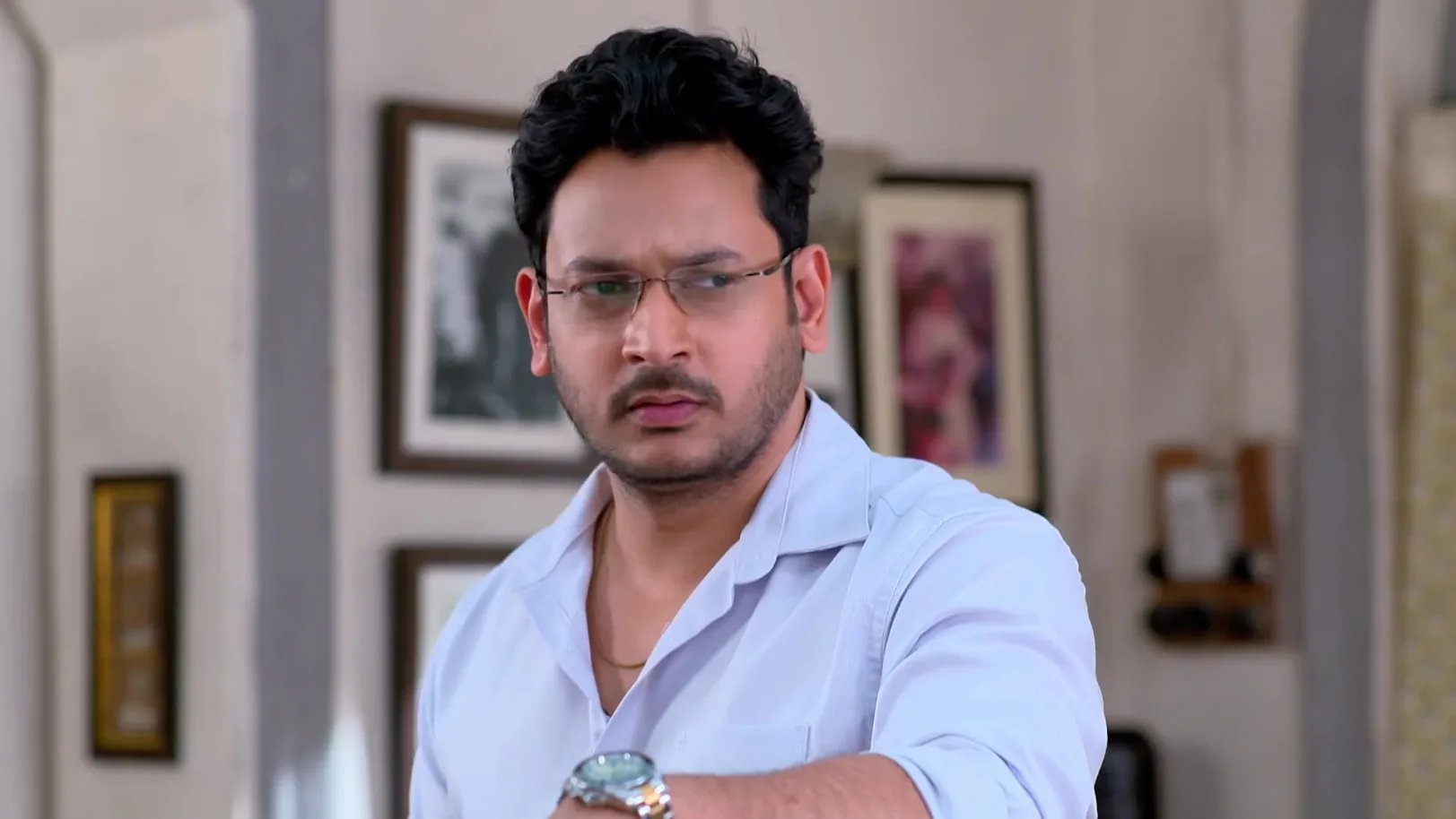 Anubhab Wants Lajbonti to Stay - Kone Dekhaa Alo 