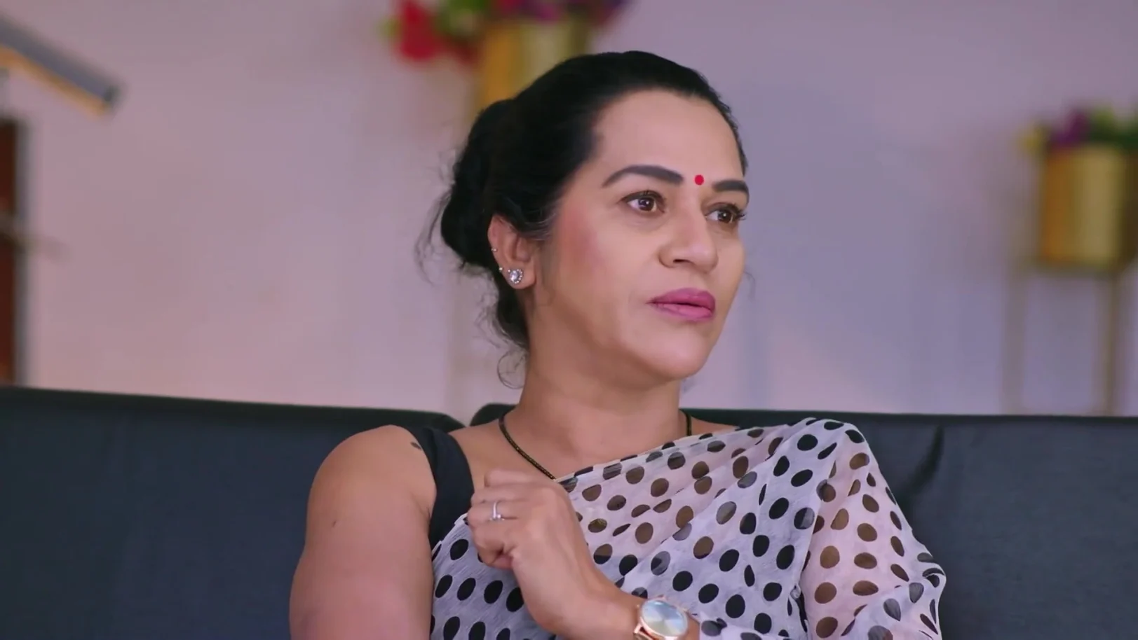 Shanthi to Work at Madhuri's House - Rajakumari Shanthi to Work at Madhuri's House - Rajakumari