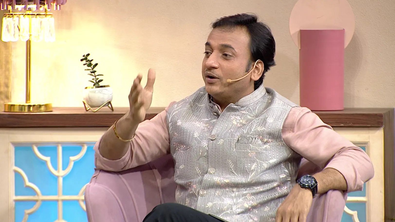 Amhi Sare Khavaiyee – Jodicha Mamla - February 02, 2026 - Episode Spoiler