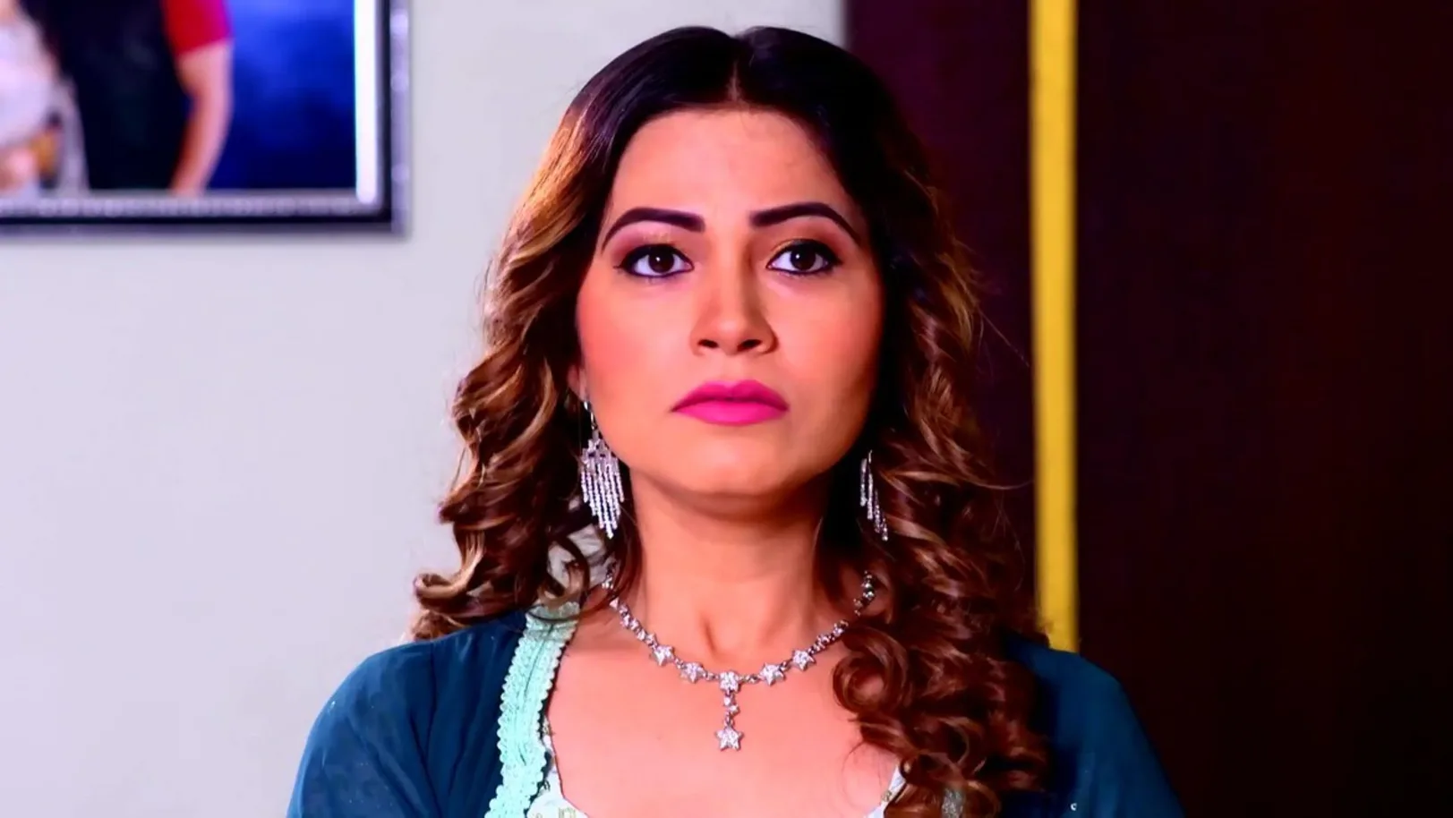 Nayan Sneaks Into a Truck 7th February 2022 Webisode