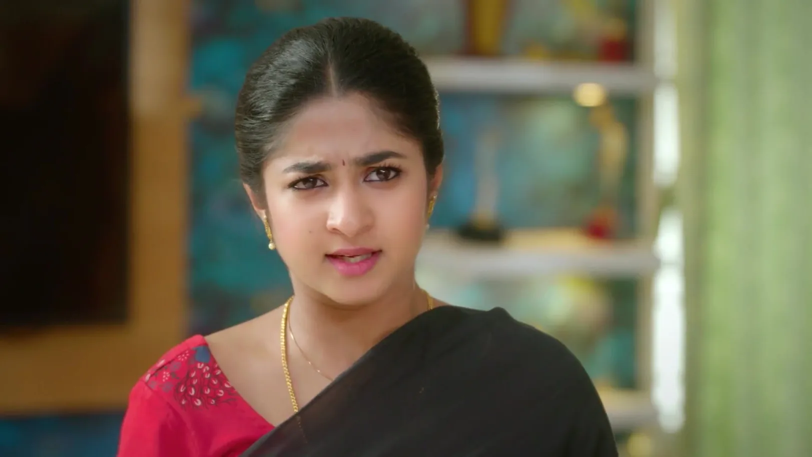 Karna Stops Divakaran - Chinnan Siru Kiliye 