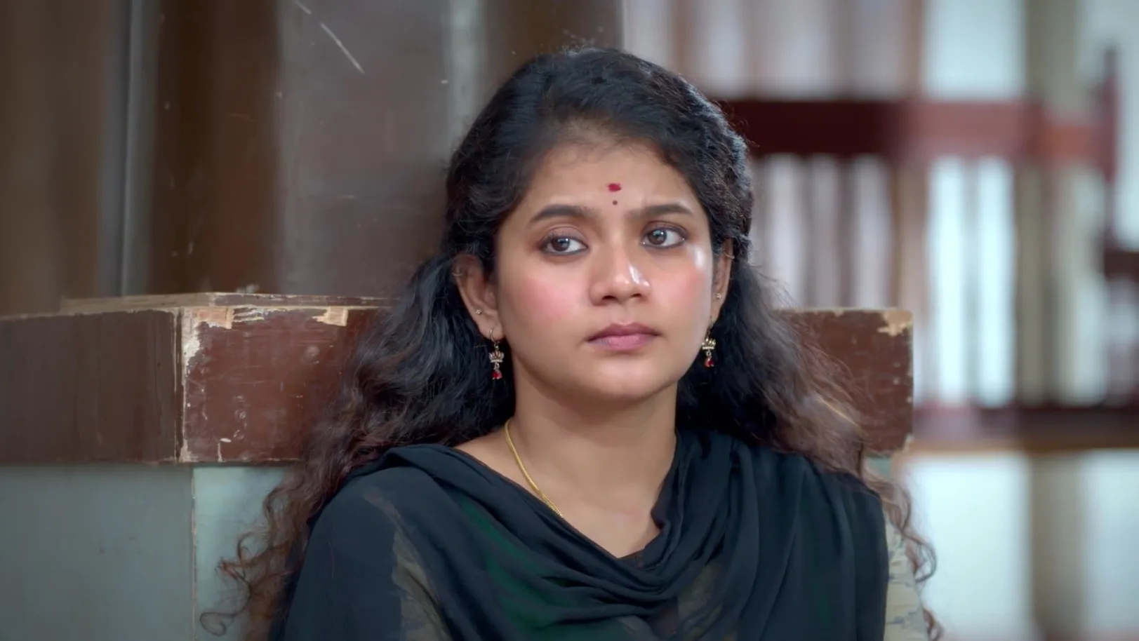 Veera Pacifies Valli - Veera 