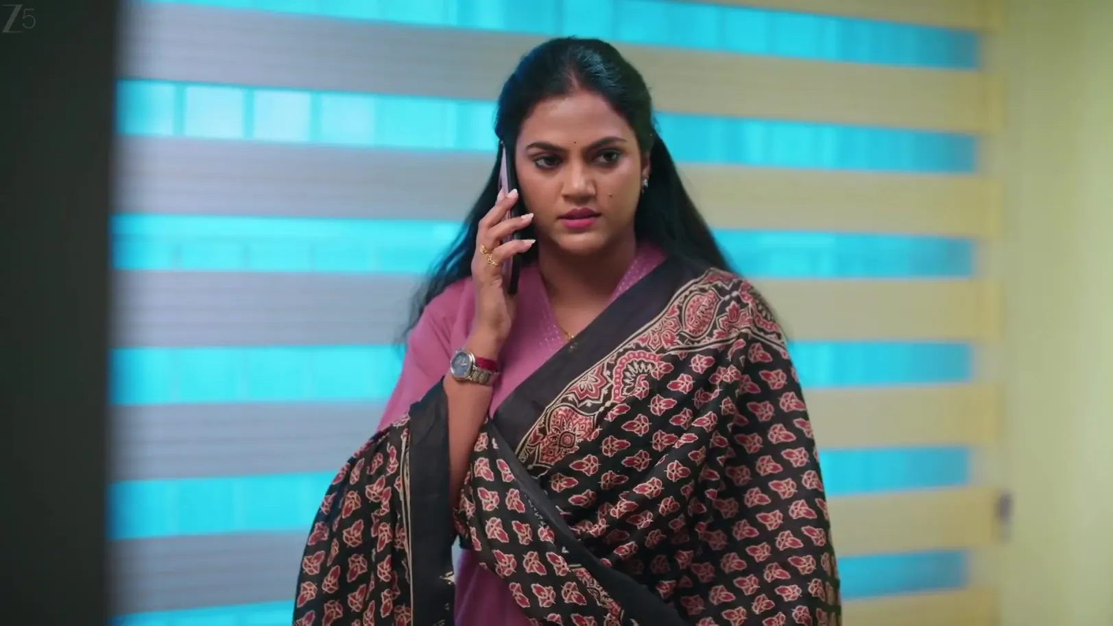 Malli Confronts Sunil - Amruthadhaare 