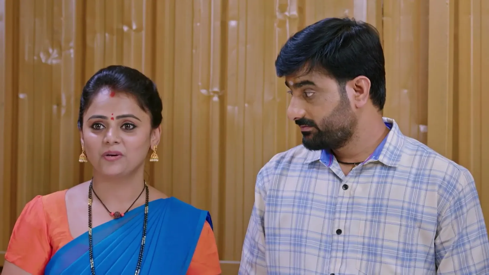 Veena Agrees to return to Santhosh's House - Lakshmi Nivasa Veena Agrees to return to Santhosh's House - Lakshmi Nivasa
