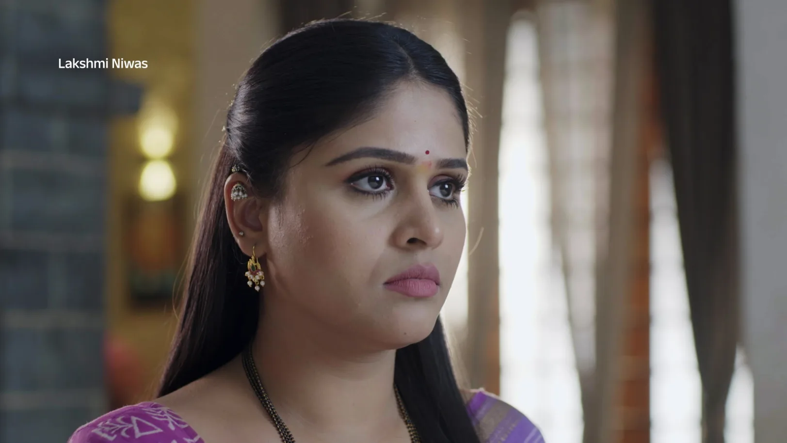 Sulochana Hands Over the House Keys to Bhavna - Lakshmi Niwas - Promo