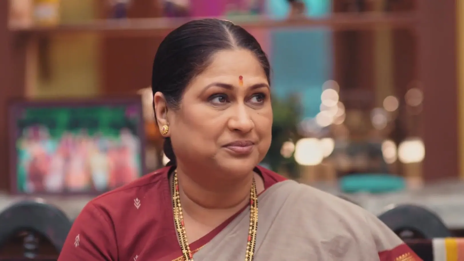 Sulakshana Tries to Play the Victim Card - Lakshmi Niwas 