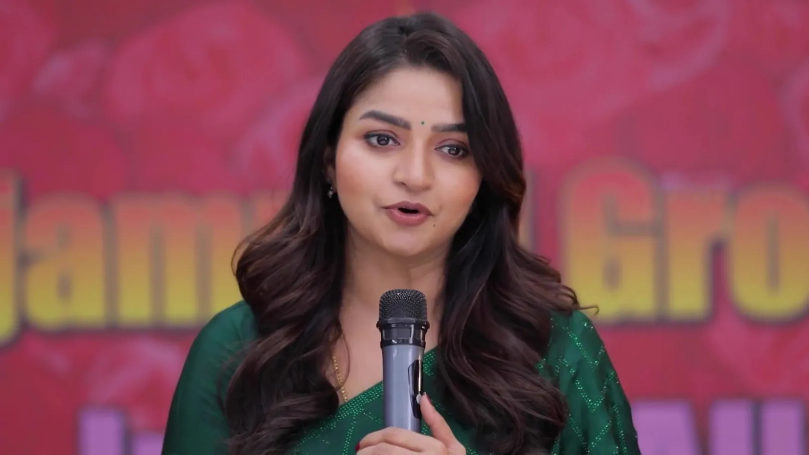 Bharani Conveys a Message - Idhayam Bharani Conveys a Message - Idhayam