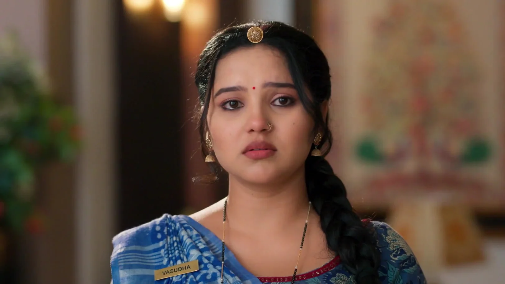 Avinash Gets Support from Chandrika and Divya - Vasudha 