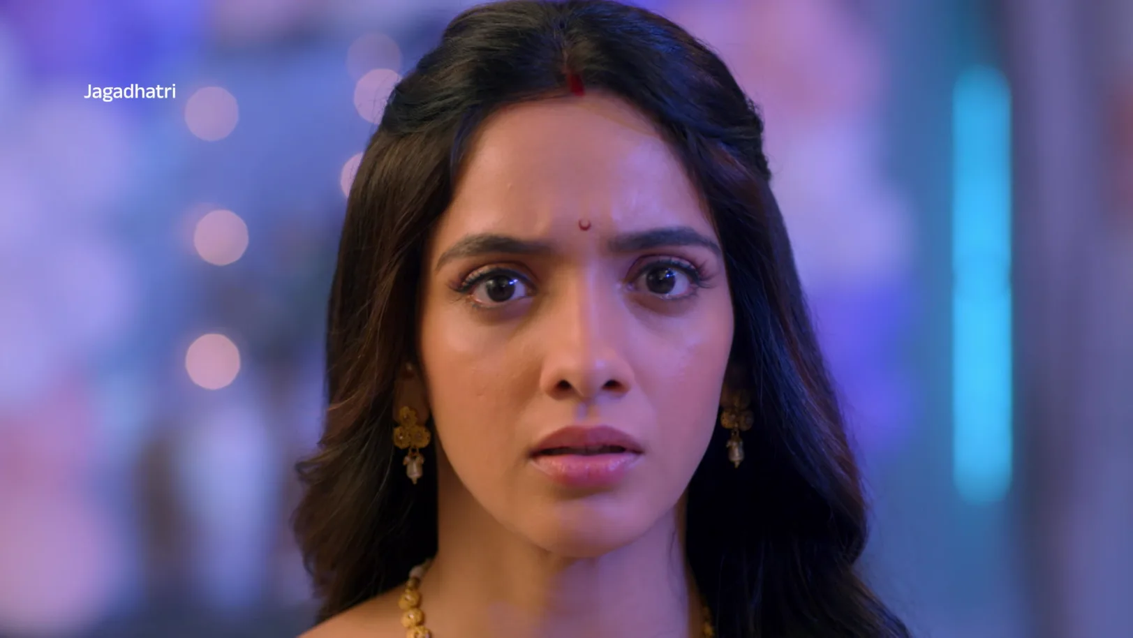 Gunjan Goes Missing during the Party - Jagadhatri - Promo Gunjan Goes Missing during the Party - Jagadhatri - Promo